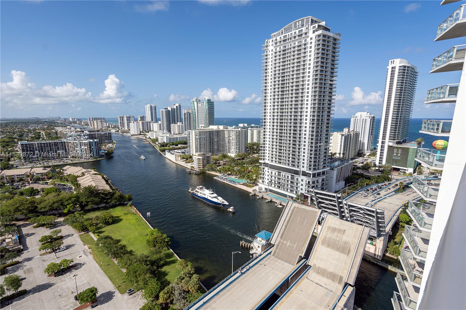 2602 E Hallandale Beach Blvd R2704, Hallandale Beach, Florida 33009, 2 Bedrooms Bedrooms, ,2 BathroomsBathrooms,Residential,For Sale,2602 E Hallandale Beach Blvd R2704,A11539872