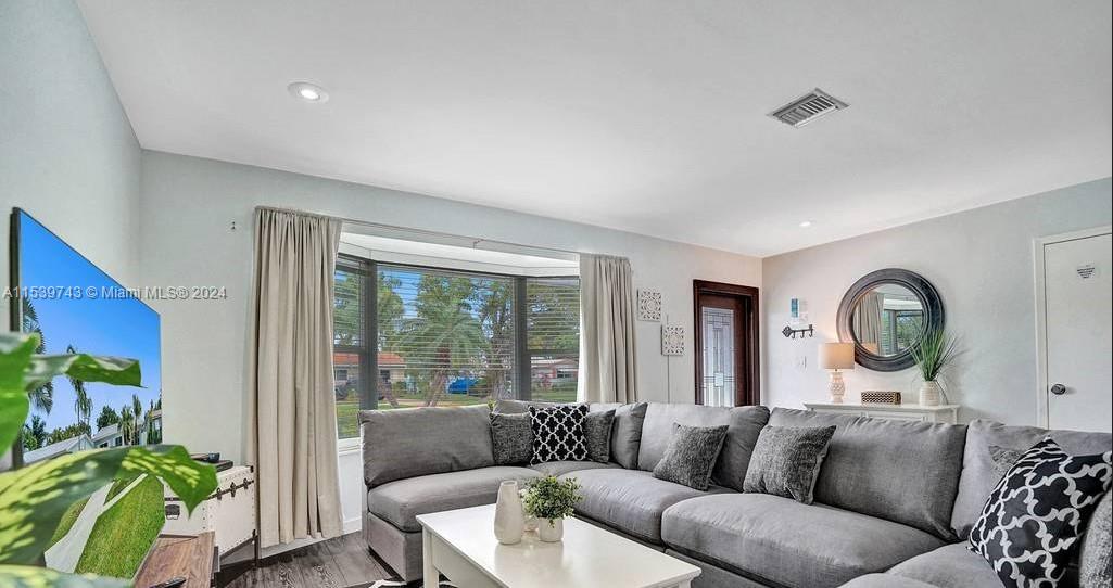 1426 Coolidge St, Hollywood, Florida 33020, 5 Bedrooms Bedrooms, ,3 BathroomsBathrooms,Residential,For Sale,1426 Coolidge St,A11539743