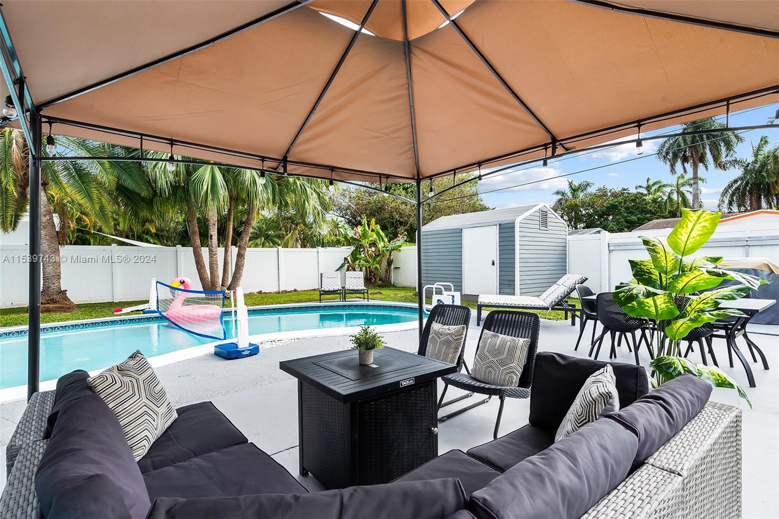 1426 Coolidge St, Hollywood, Florida 33020, 5 Bedrooms Bedrooms, ,3 BathroomsBathrooms,Residential,For Sale,1426 Coolidge St,A11539743