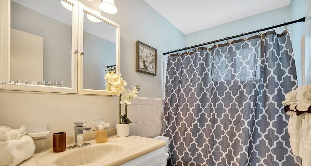 1426 Coolidge St, Hollywood, Florida 33020, 5 Bedrooms Bedrooms, ,3 BathroomsBathrooms,Residential,For Sale,1426 Coolidge St,A11539743