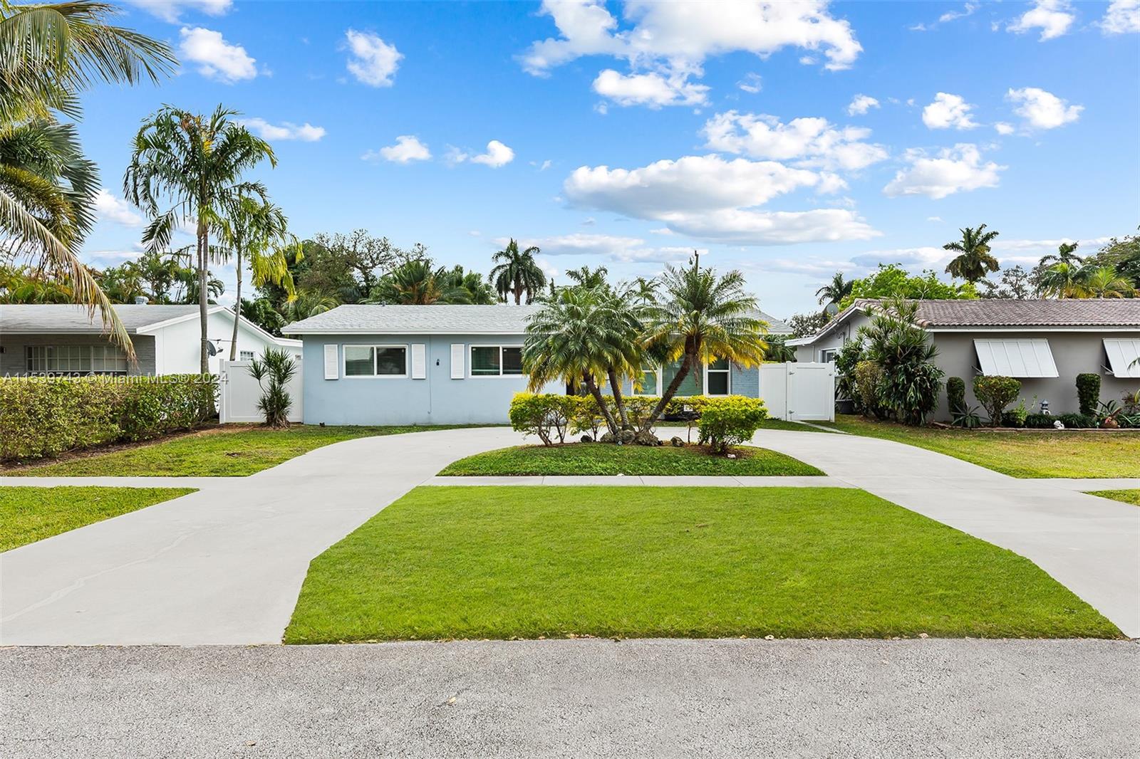 1426 Coolidge St, Hollywood, Florida 33020, 5 Bedrooms Bedrooms, ,3 BathroomsBathrooms,Residential,For Sale,1426 Coolidge St,A11539743