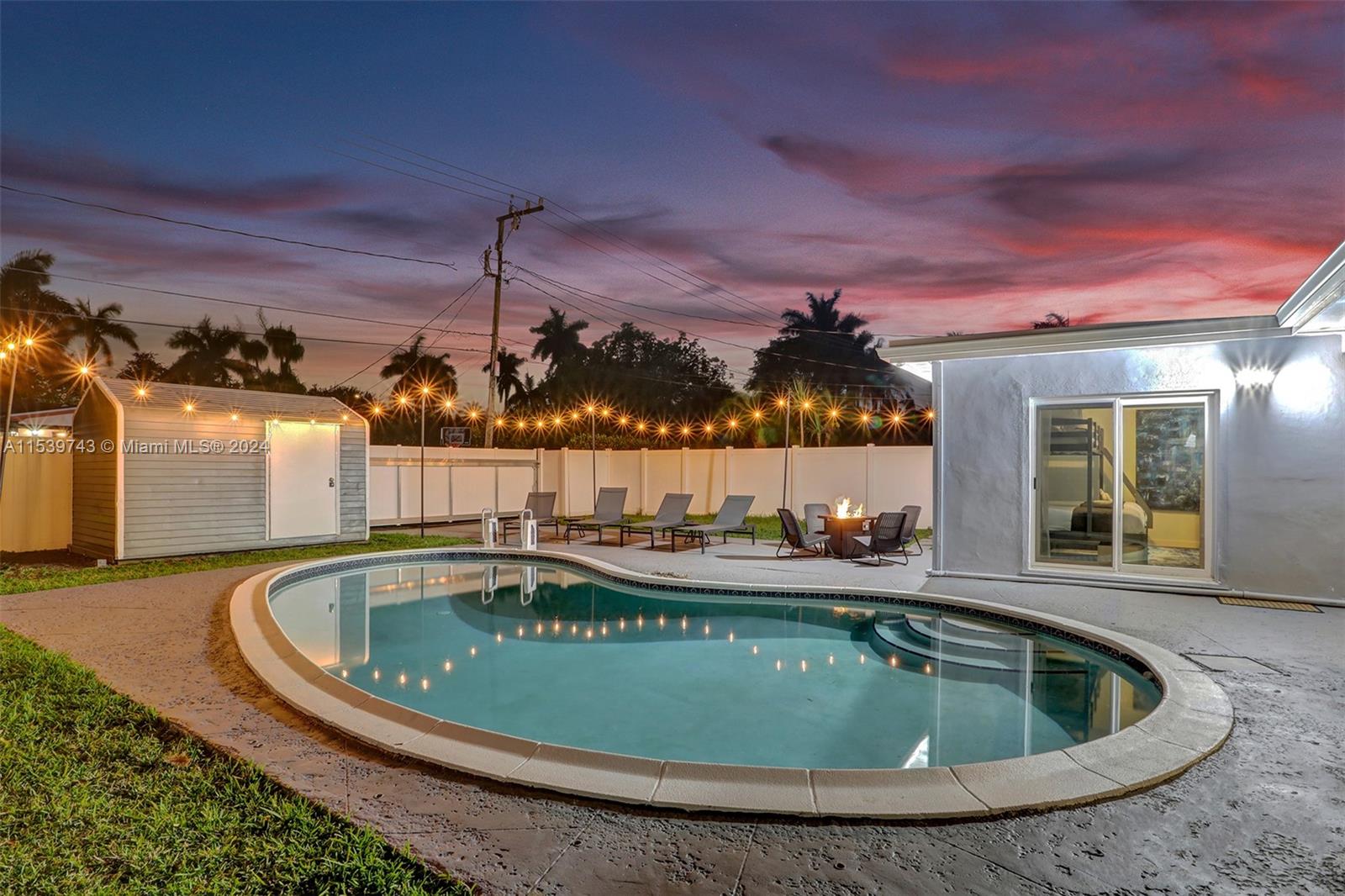 1426 Coolidge St, Hollywood, Florida 33020, 5 Bedrooms Bedrooms, ,3 BathroomsBathrooms,Residential,For Sale,1426 Coolidge St,A11539743