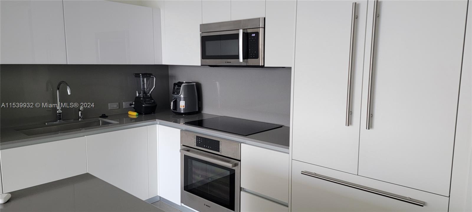 68 SE 6th St 2110, Miami, Florida 33131, 2 Bedrooms Bedrooms, ,2 BathroomsBathrooms,Residential,For Sale,68 SE 6th St 2110,A11539932