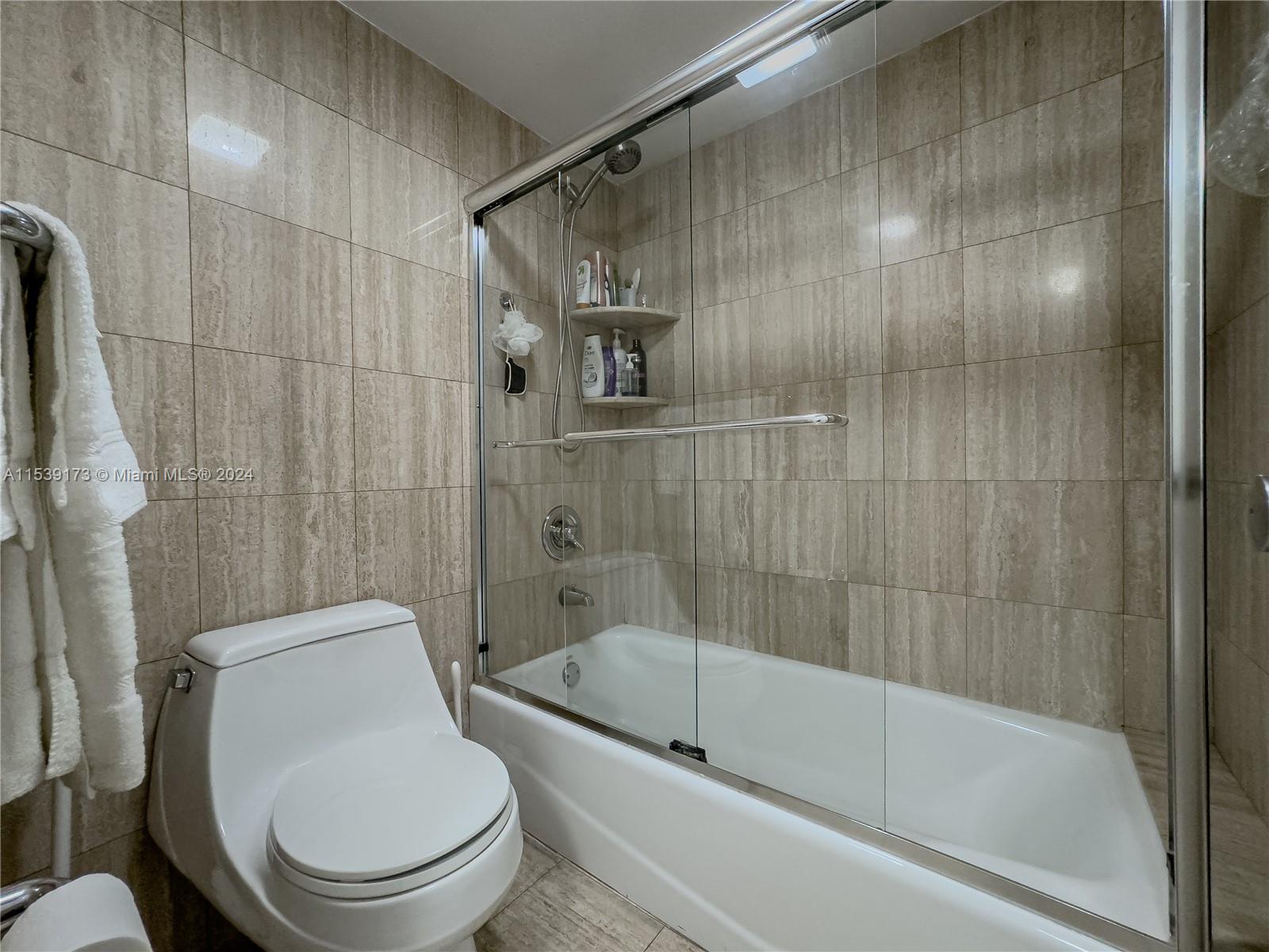 3701 N Country Club Dr 309, Aventura, Florida 33180, 2 Bedrooms Bedrooms, ,2 BathroomsBathrooms,Residential,For Sale,3701 N Country Club Dr 309,A11539173