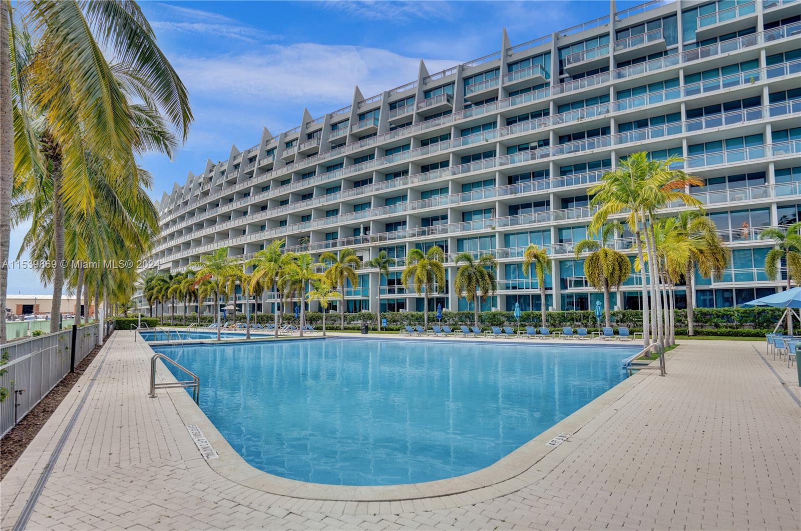 2950 NE 188th St 417, Aventura, Florida 33180, 1 Bedroom Bedrooms, ,2 BathroomsBathrooms,Residentiallease,For Rent,2950 NE 188th St 417,A11539869
