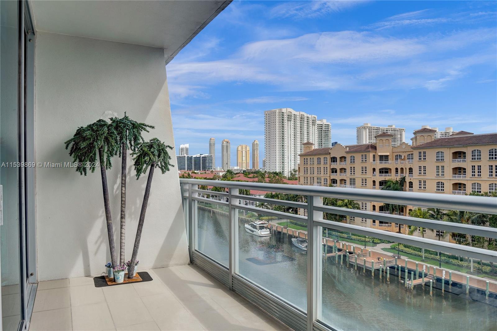2950 NE 188th St 417, Aventura, Florida 33180, 1 Bedroom Bedrooms, ,2 BathroomsBathrooms,Residentiallease,For Rent,2950 NE 188th St 417,A11539869