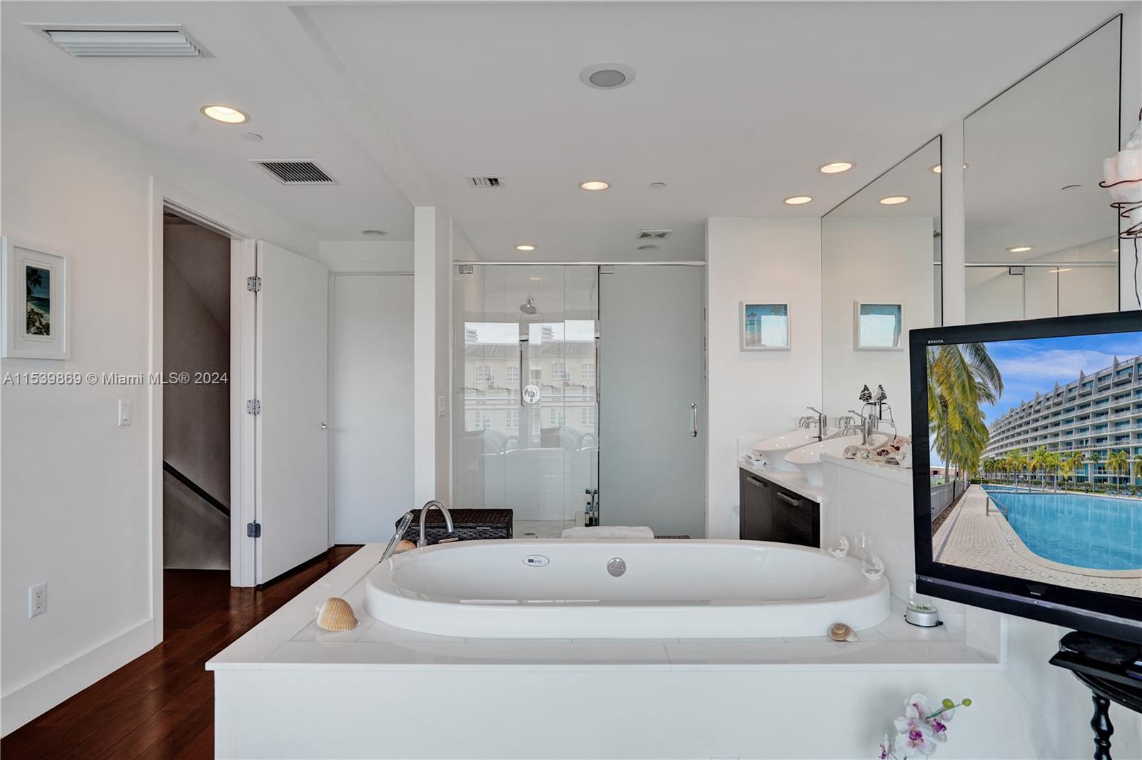 2950 NE 188th St 417, Aventura, Florida 33180, 1 Bedroom Bedrooms, ,2 BathroomsBathrooms,Residentiallease,For Rent,2950 NE 188th St 417,A11539869