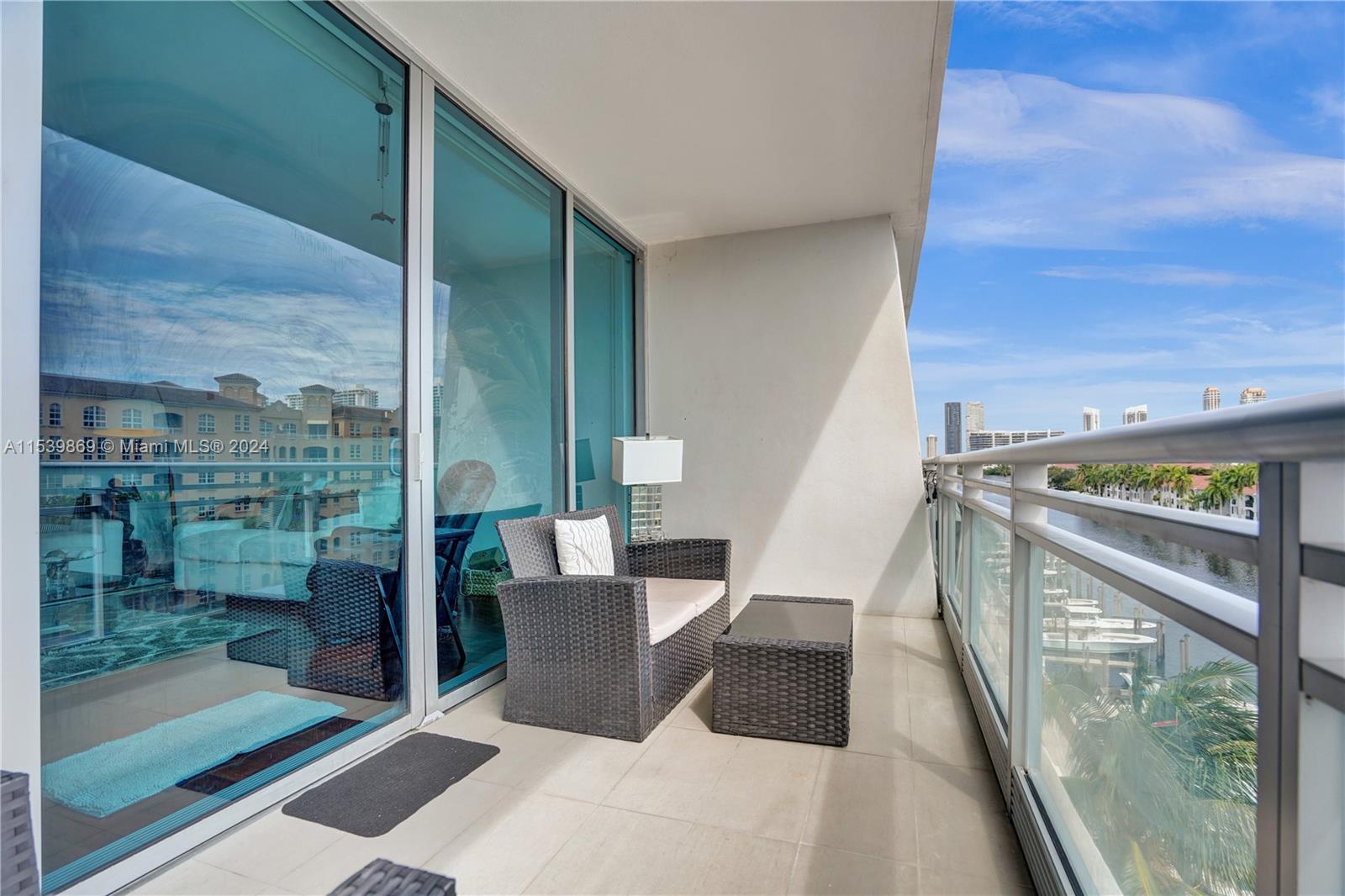 2950 NE 188th St 417, Aventura, Florida 33180, 1 Bedroom Bedrooms, ,2 BathroomsBathrooms,Residentiallease,For Rent,2950 NE 188th St 417,A11539869