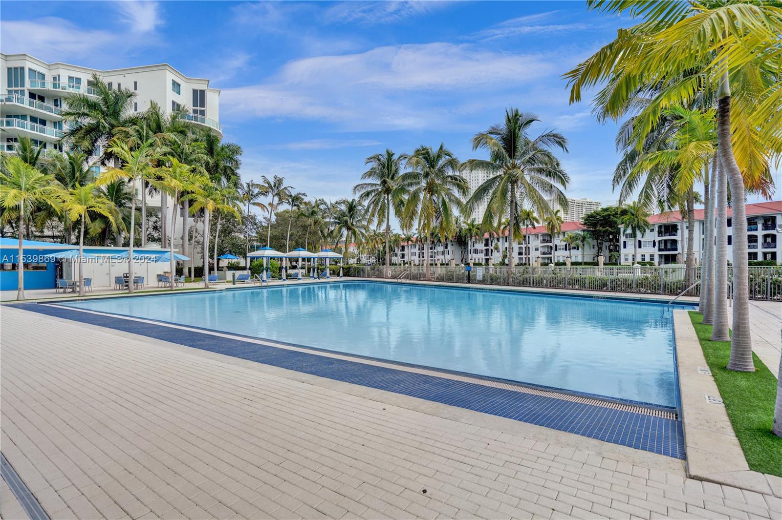 2950 NE 188th St 417, Aventura, Florida 33180, 1 Bedroom Bedrooms, ,2 BathroomsBathrooms,Residentiallease,For Rent,2950 NE 188th St 417,A11539869