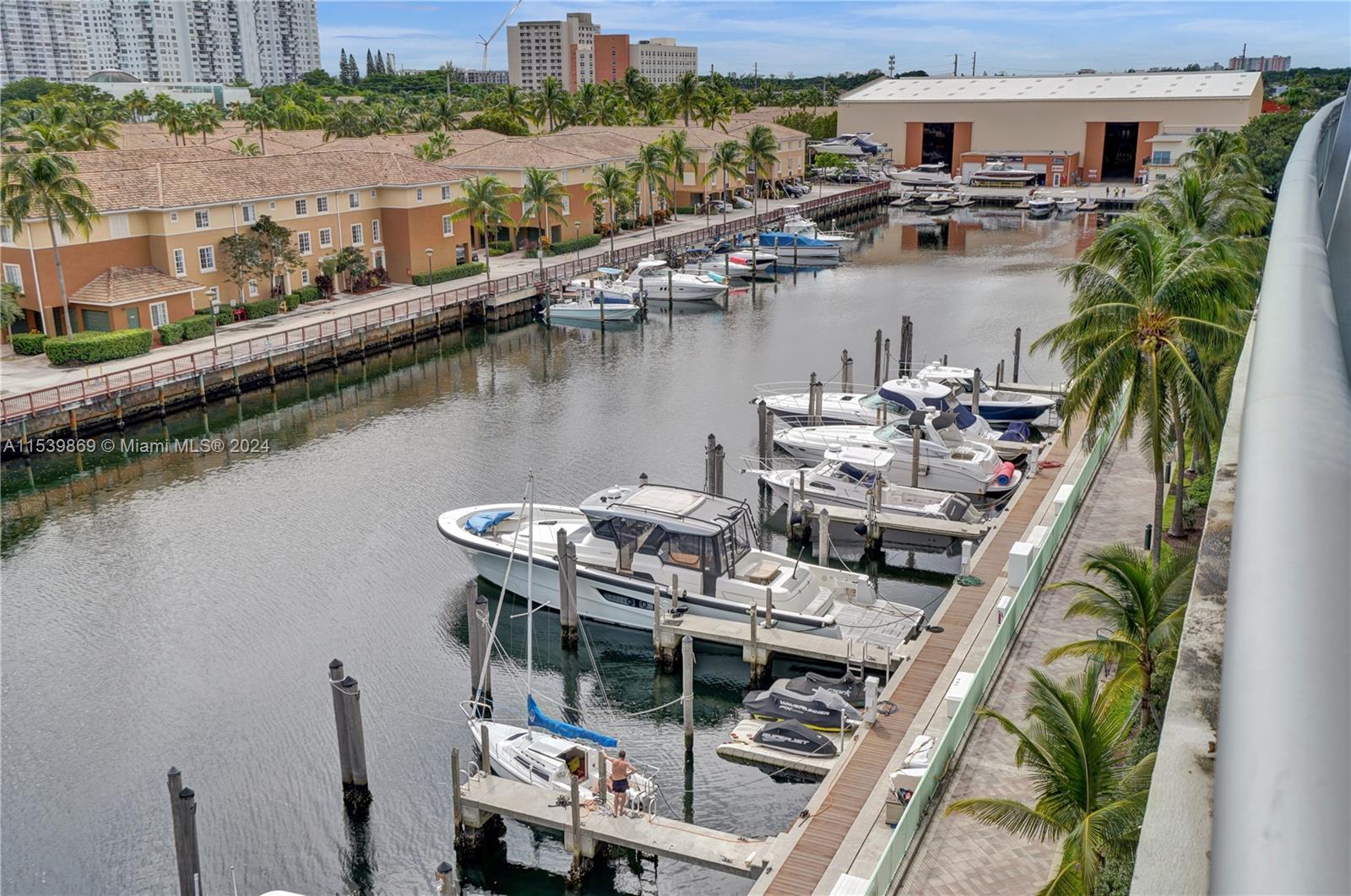 2950 NE 188th St 417, Aventura, Florida 33180, 1 Bedroom Bedrooms, ,2 BathroomsBathrooms,Residentiallease,For Rent,2950 NE 188th St 417,A11539869