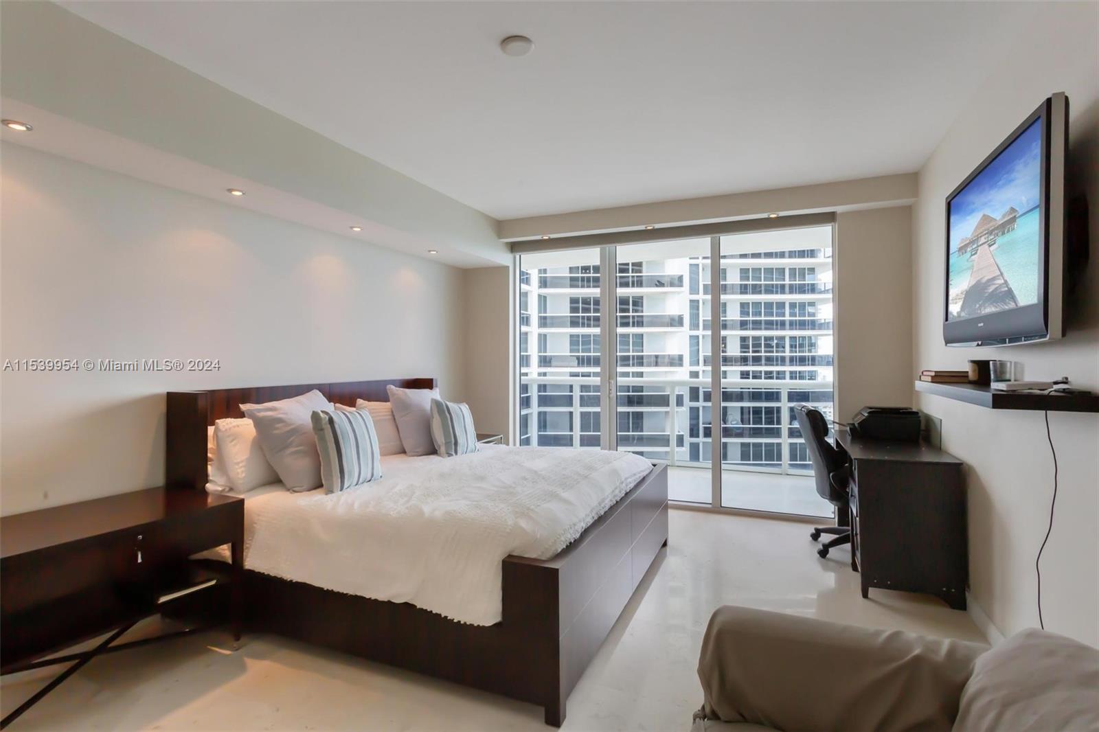 1830 S Ocean Dr 3008, Hallandale Beach, Florida 33009, 2 Bedrooms Bedrooms, ,2 BathroomsBathrooms,Residentiallease,For Rent,1830 S Ocean Dr 3008,A11539954