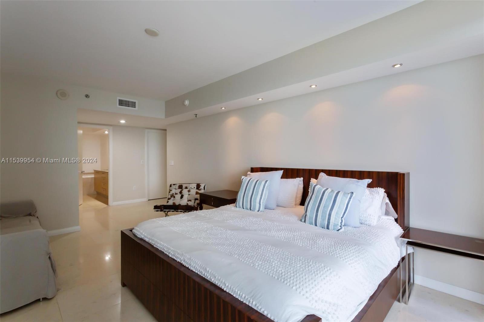 1830 S Ocean Dr 3008, Hallandale Beach, Florida 33009, 2 Bedrooms Bedrooms, ,2 BathroomsBathrooms,Residentiallease,For Rent,1830 S Ocean Dr 3008,A11539954