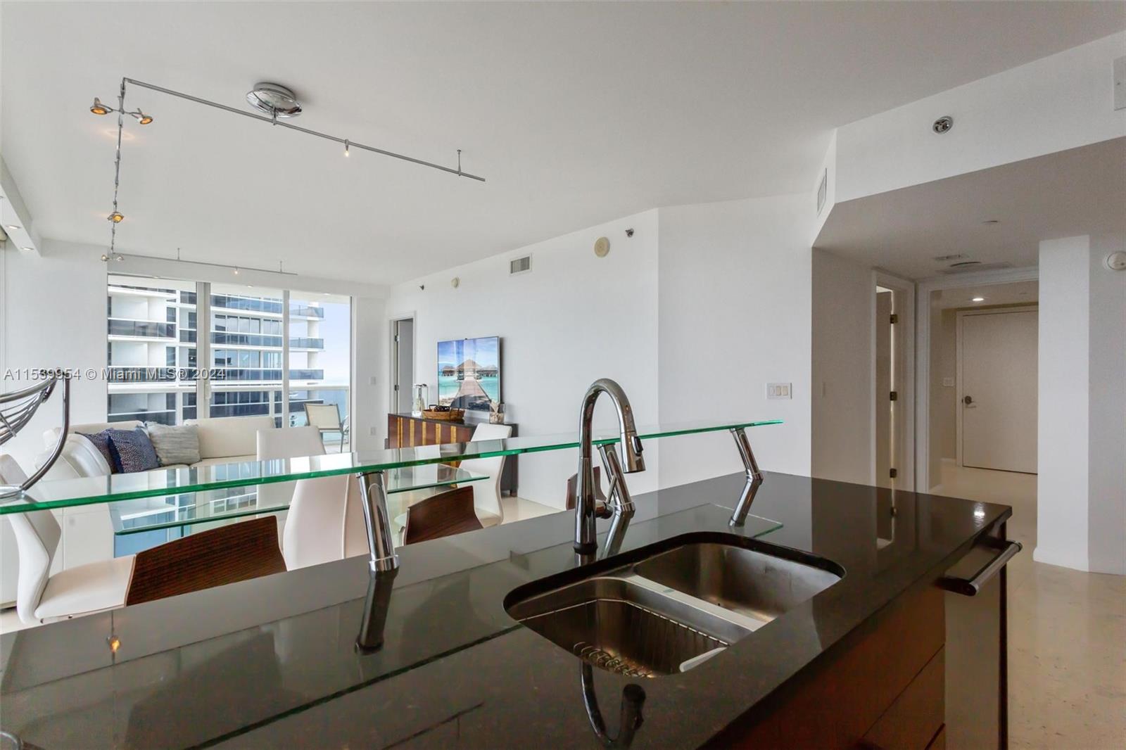 1830 S Ocean Dr 3008, Hallandale Beach, Florida 33009, 2 Bedrooms Bedrooms, ,2 BathroomsBathrooms,Residentiallease,For Rent,1830 S Ocean Dr 3008,A11539954