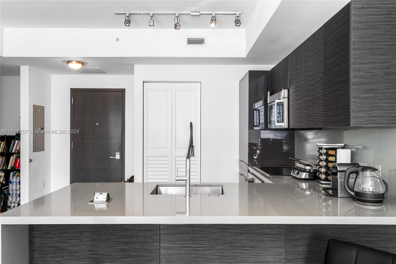 1080 Brickell Ave 1502, Miami, Florida 33131, 1 Bedroom Bedrooms, ,1 BathroomBathrooms,Residential,For Sale,1080 Brickell Ave 1502,A11517707