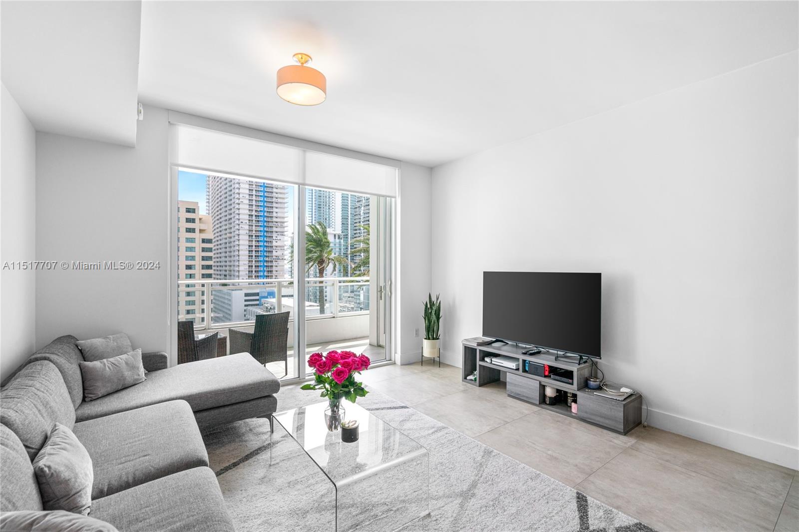 1080 Brickell Ave 1502, Miami, Florida 33131, 1 Bedroom Bedrooms, ,1 BathroomBathrooms,Residential,For Sale,1080 Brickell Ave 1502,A11517707