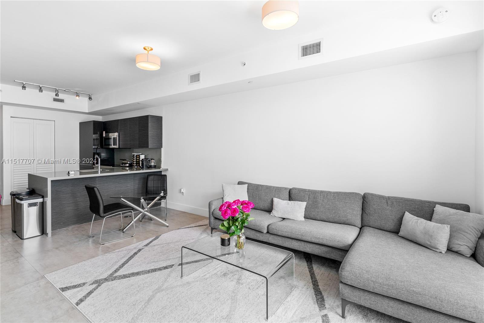 1080 Brickell Ave 1502, Miami, Florida 33131, 1 Bedroom Bedrooms, ,1 BathroomBathrooms,Residential,For Sale,1080 Brickell Ave 1502,A11517707