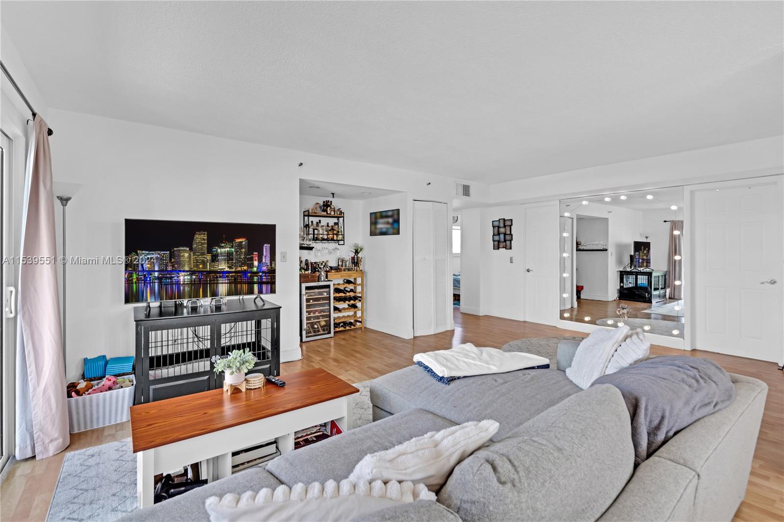 1345 West Ave 704, Miami Beach, Florida 33139, 2 Bedrooms Bedrooms, ,1 BathroomBathrooms,Residential,For Sale,1345 West Ave 704,A11539551