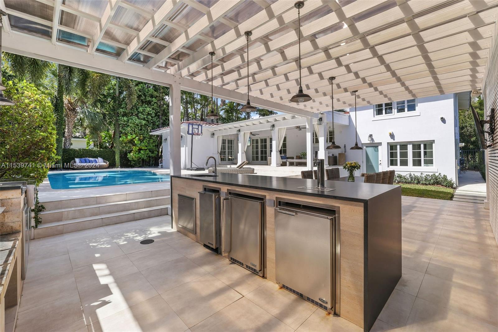 1640 Bayshore Dr, Miami, FL, 33133 United States, 4 Bedrooms Bedrooms, ,3 BathroomsBathrooms,Residential,For Sale,Bayshore Dr,A11539741