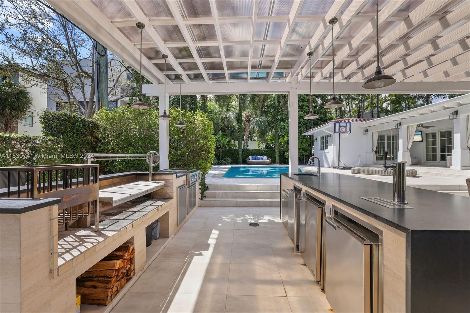 1640 Bayshore Dr, Miami, FL, 33133 United States, 4 Bedrooms Bedrooms, ,3 BathroomsBathrooms,Residential,For Sale,Bayshore Dr,A11539741