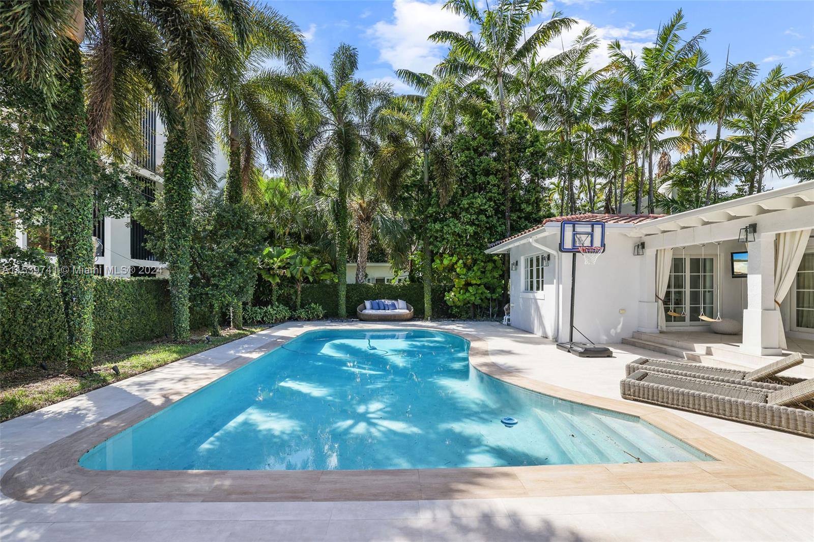 1640 Bayshore Dr, Miami, FL, 33133 United States, 4 Bedrooms Bedrooms, ,3 BathroomsBathrooms,Residential,For Sale,Bayshore Dr,A11539741