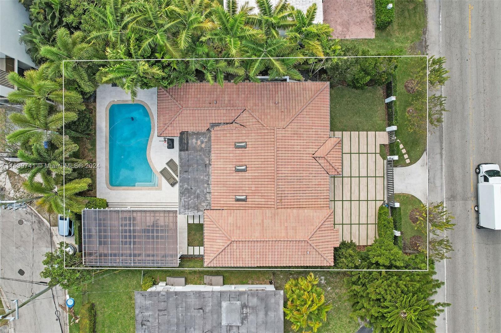 1640 Bayshore Dr, Miami, FL, 33133 United States, 4 Bedrooms Bedrooms, ,3 BathroomsBathrooms,Residential,For Sale,Bayshore Dr,A11539741