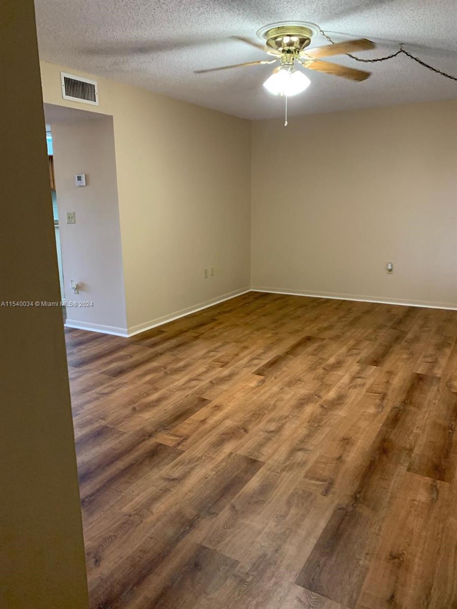 1130 N Lake Parker Avenue E-231, Unincorporated Dade County, Florida 33805, 1 Bedroom Bedrooms, ,1 BathroomBathrooms,Residentiallease,For Rent,1130 N Lake Parker Avenue E-231,A11540034