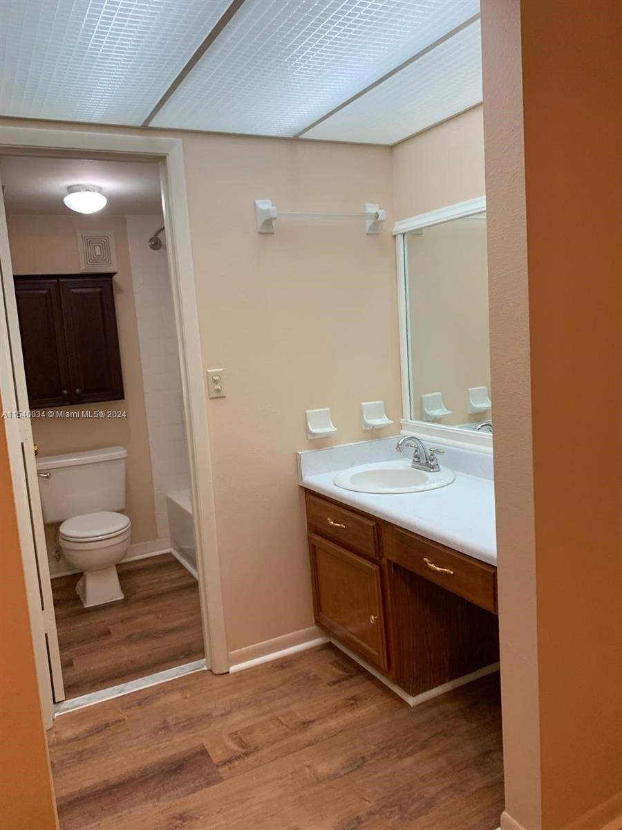 1130 N Lake Parker Avenue E-231, Unincorporated Dade County, Florida 33805, 1 Bedroom Bedrooms, ,1 BathroomBathrooms,Residentiallease,For Rent,1130 N Lake Parker Avenue E-231,A11540034