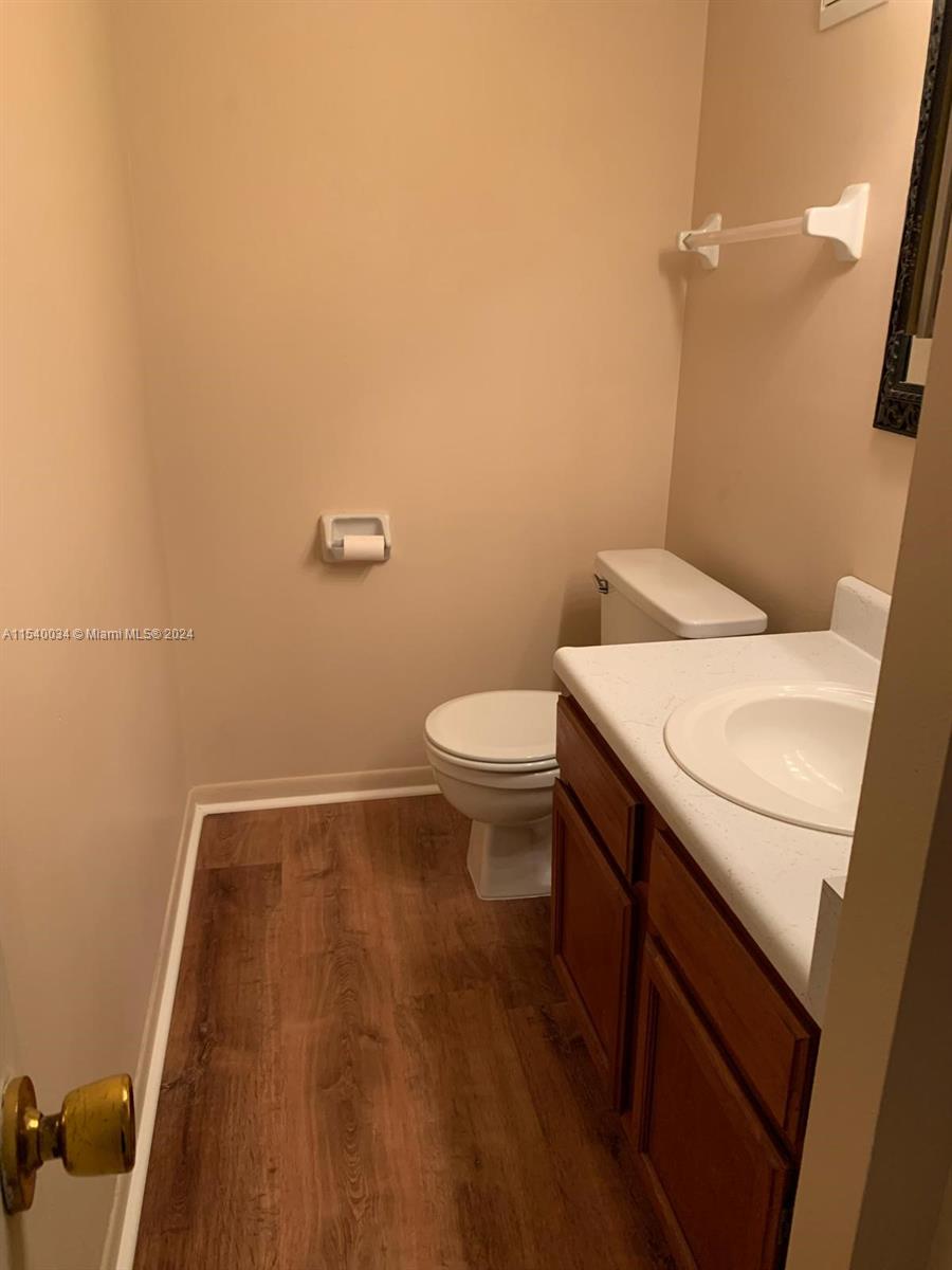 1130 N Lake Parker Avenue E-231, Unincorporated Dade County, Florida 33805, 1 Bedroom Bedrooms, ,1 BathroomBathrooms,Residentiallease,For Rent,1130 N Lake Parker Avenue E-231,A11540034