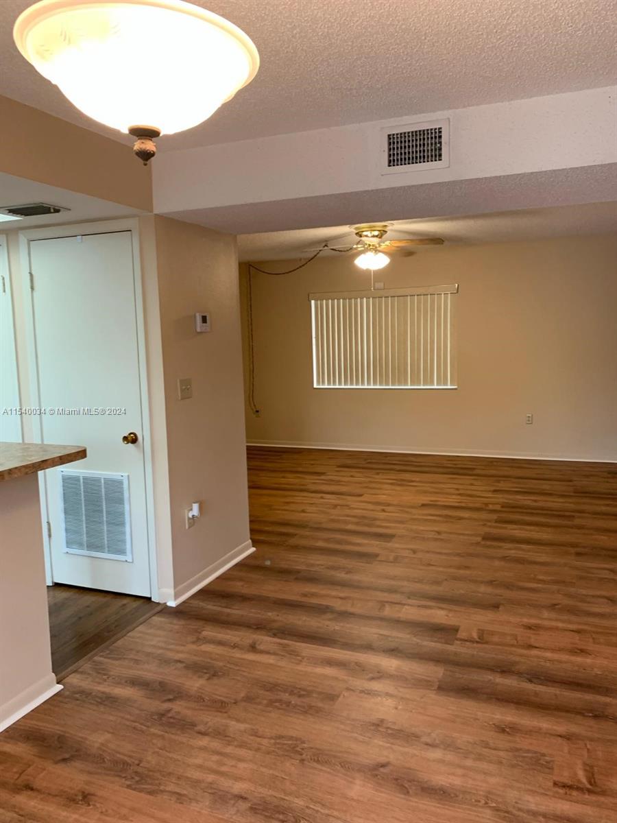 1130 N Lake Parker Avenue E-231, Unincorporated Dade County, Florida 33805, 1 Bedroom Bedrooms, ,1 BathroomBathrooms,Residentiallease,For Rent,1130 N Lake Parker Avenue E-231,A11540034