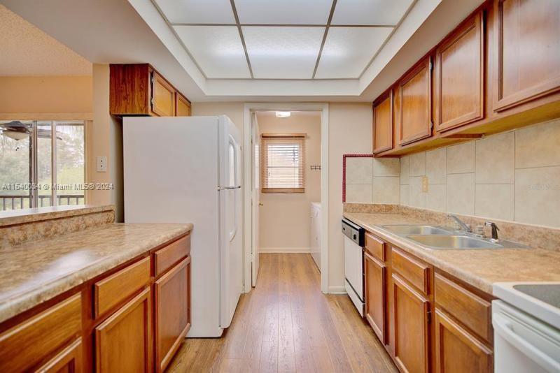 1130 N Lake Parker Avenue E-231, Unincorporated Dade County, Florida 33805, 1 Bedroom Bedrooms, ,1 BathroomBathrooms,Residentiallease,For Rent,1130 N Lake Parker Avenue E-231,A11540034