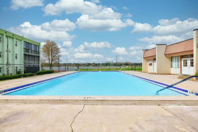 1130 N Lake Parker Avenue E-231, Unincorporated Dade County, Florida 33805, 1 Bedroom Bedrooms, ,1 BathroomBathrooms,Residentiallease,For Rent,1130 N Lake Parker Avenue E-231,A11540034