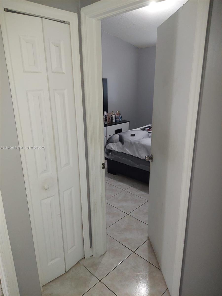 1261 SE 27th St 201, Homestead, Florida 33035, 3 Bedrooms Bedrooms, ,2 BathroomsBathrooms,Residentiallease,For Rent,1261 SE 27th St 201,A11540066
