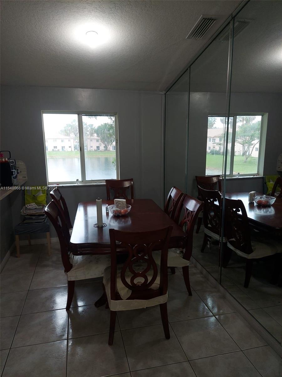 1261 SE 27th St 201, Homestead, Florida 33035, 3 Bedrooms Bedrooms, ,2 BathroomsBathrooms,Residentiallease,For Rent,1261 SE 27th St 201,A11540066