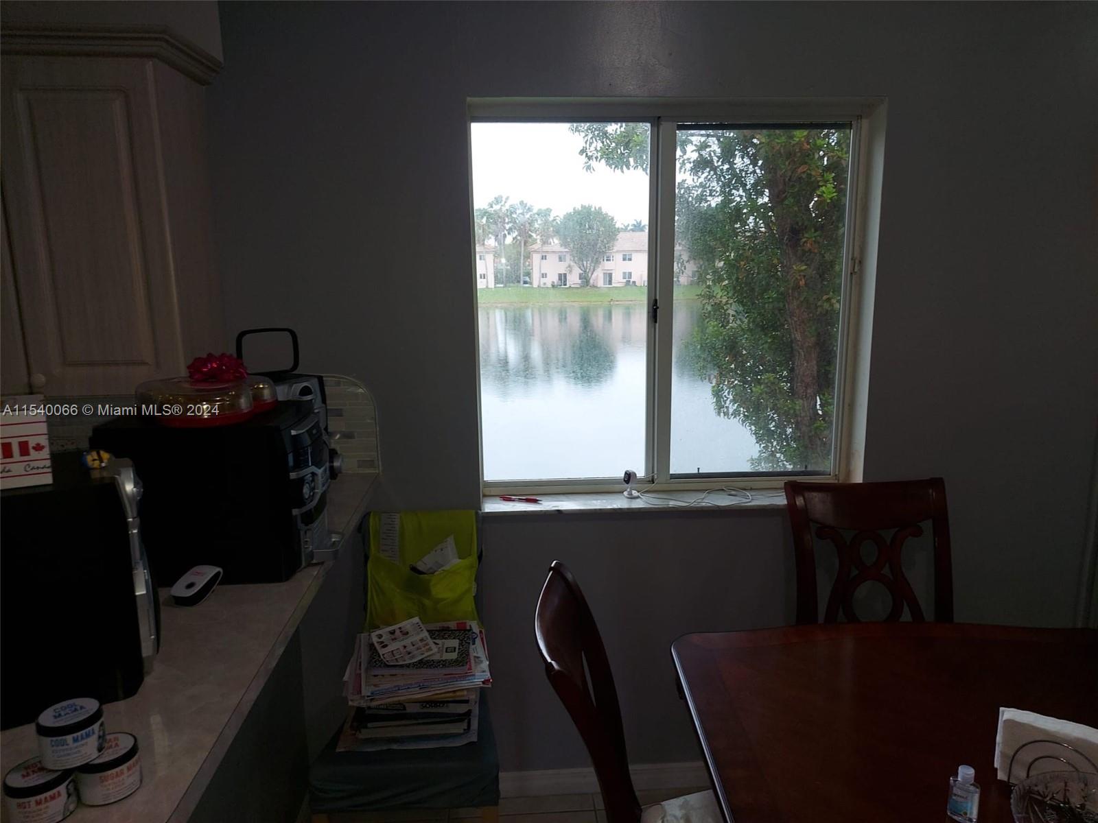 1261 SE 27th St 201, Homestead, Florida 33035, 3 Bedrooms Bedrooms, ,2 BathroomsBathrooms,Residentiallease,For Rent,1261 SE 27th St 201,A11540066