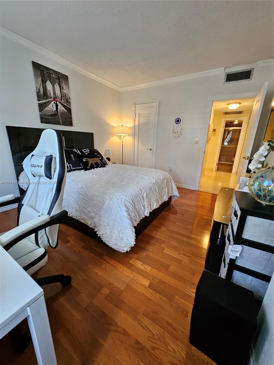 Hallandale Beach, Florida 33009, 2 Bedrooms Bedrooms, ,2 BathroomsBathrooms,Residential,For Sale,A11540055