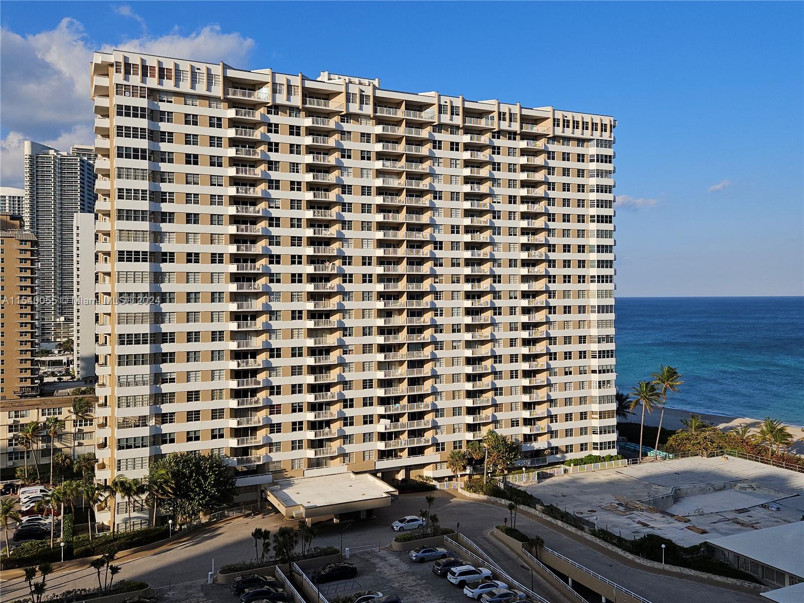 Hallandale Beach, Florida 33009, 2 Bedrooms Bedrooms, ,2 BathroomsBathrooms,Residential,For Sale,A11540055