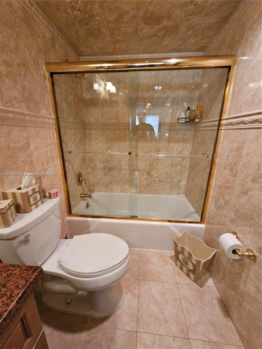 Hallandale Beach, Florida 33009, 2 Bedrooms Bedrooms, ,2 BathroomsBathrooms,Residential,For Sale,A11540055