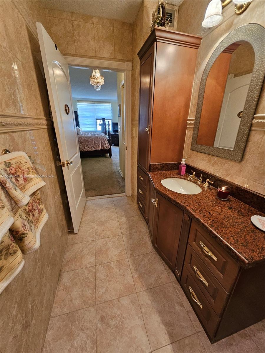 Hallandale Beach, Florida 33009, 2 Bedrooms Bedrooms, ,2 BathroomsBathrooms,Residential,For Sale,A11540055