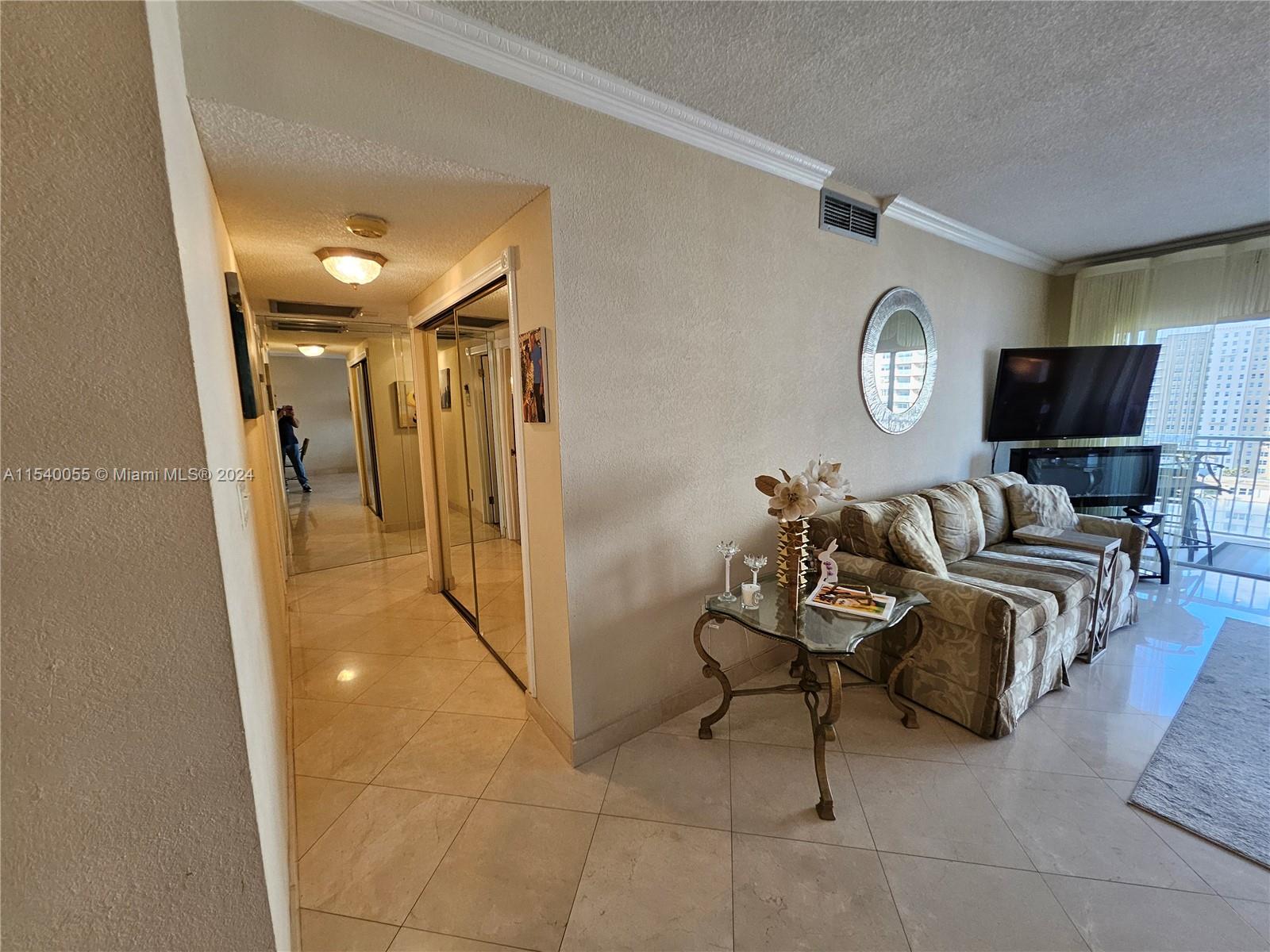 Hallandale Beach, Florida 33009, 2 Bedrooms Bedrooms, ,2 BathroomsBathrooms,Residential,For Sale,A11540055
