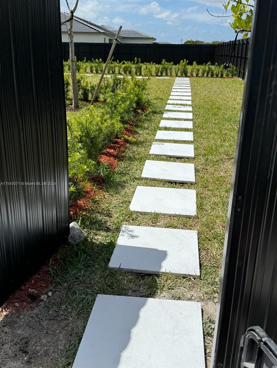 16931 SW 290th Ter C, Homestead, Florida 33030, ,1 BathroomBathrooms,Residentiallease,For Rent,16931 SW 290th Ter C,A11540071