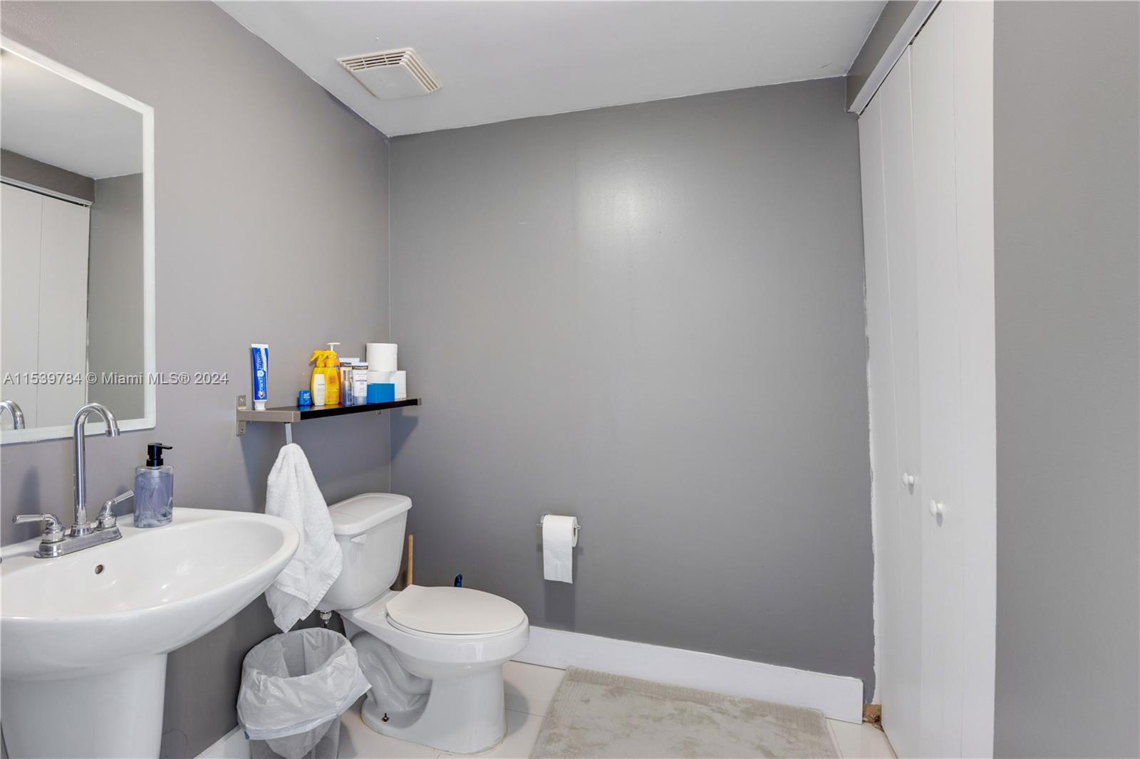 690 SW 1st Ct 2308, Miami, Florida 33130, 1 Bedroom Bedrooms, ,1 BathroomBathrooms,Residential,For Sale,690 SW 1st Ct 2308,A11539784