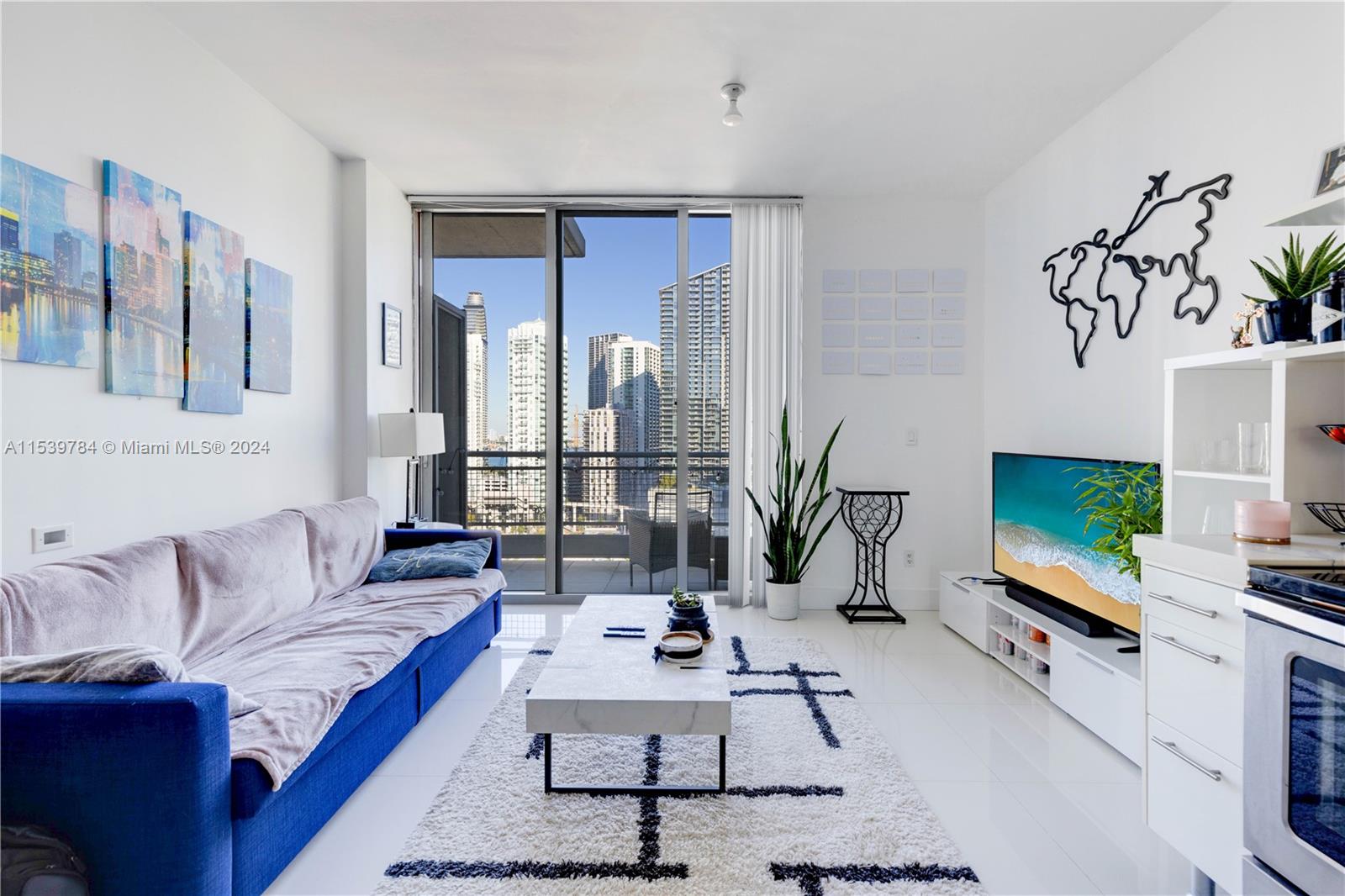 690 SW 1st Ct 2308, Miami, Florida 33130, 1 Bedroom Bedrooms, ,1 BathroomBathrooms,Residential,For Sale,690 SW 1st Ct 2308,A11539784