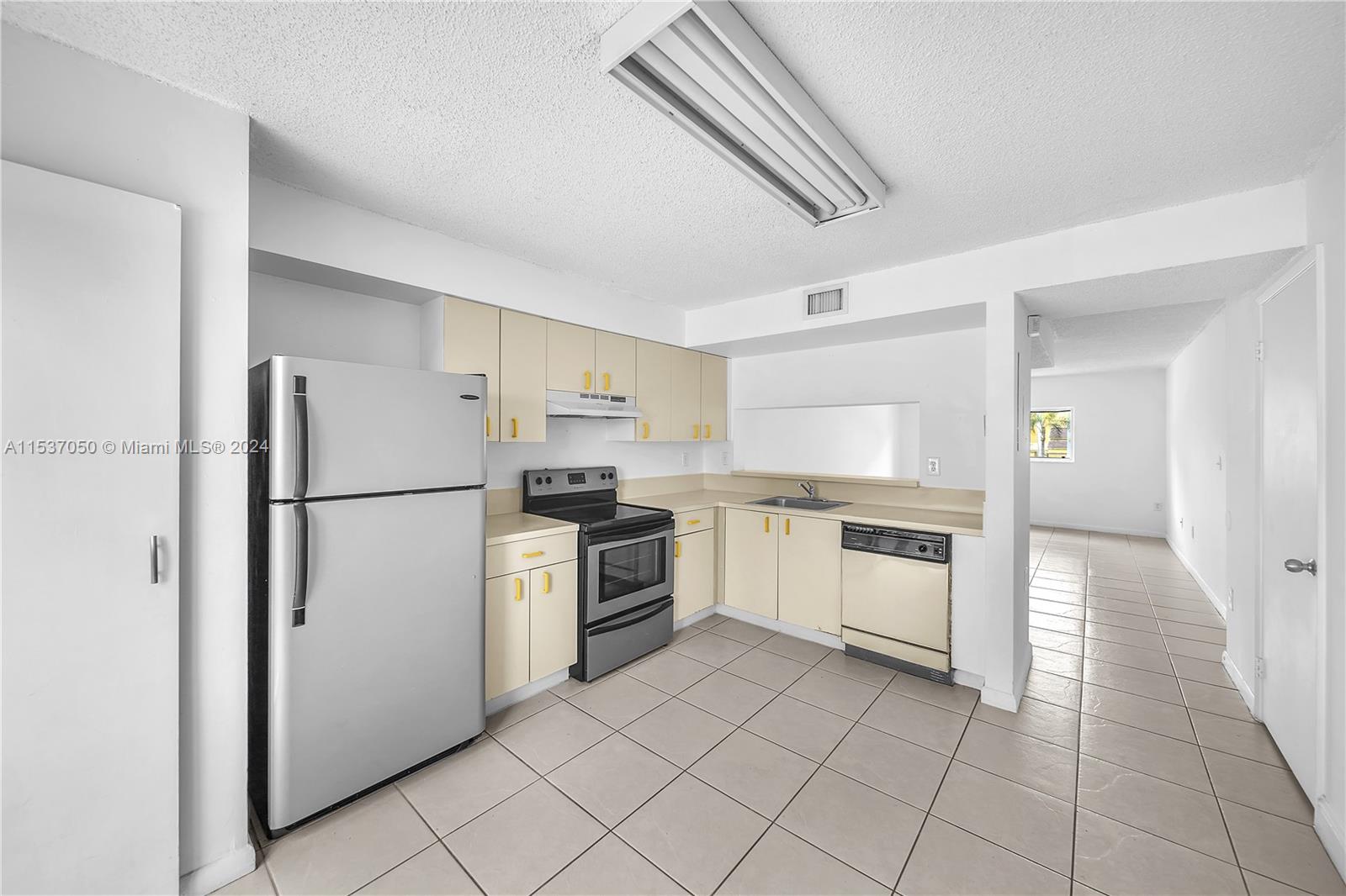 14920 SW 82nd Ln 12-210, Miami, Florida 33193, 1 Bedroom Bedrooms, ,1 BathroomBathrooms,Residential,For Sale,14920 SW 82nd Ln 12-210,A11537050