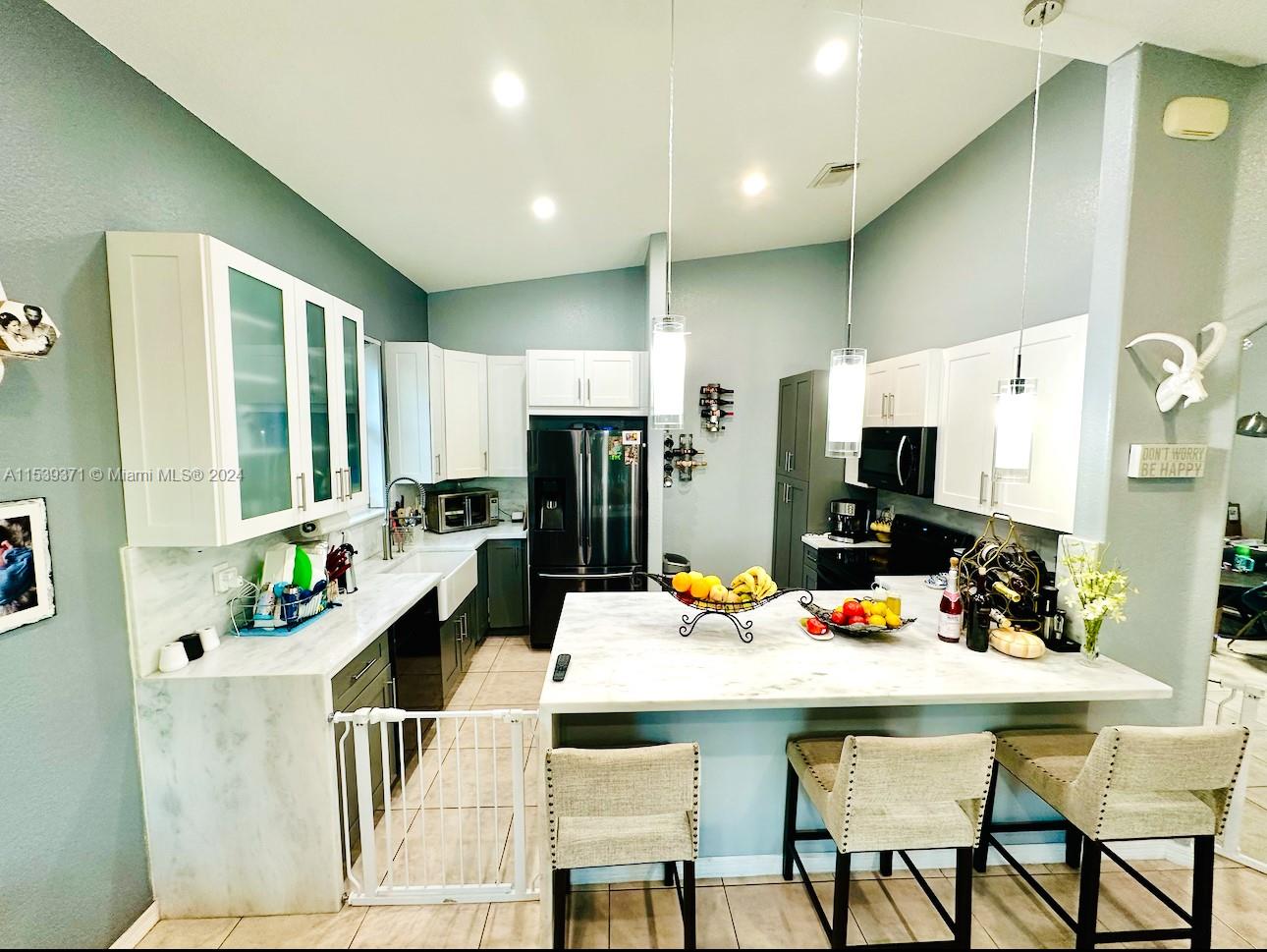 16013 SW 63rd Ter 16013, Miami, Florida 33193, 4 Bedrooms Bedrooms, ,2 BathroomsBathrooms,Residentiallease,For Rent,16013 SW 63rd Ter 16013,A11539371