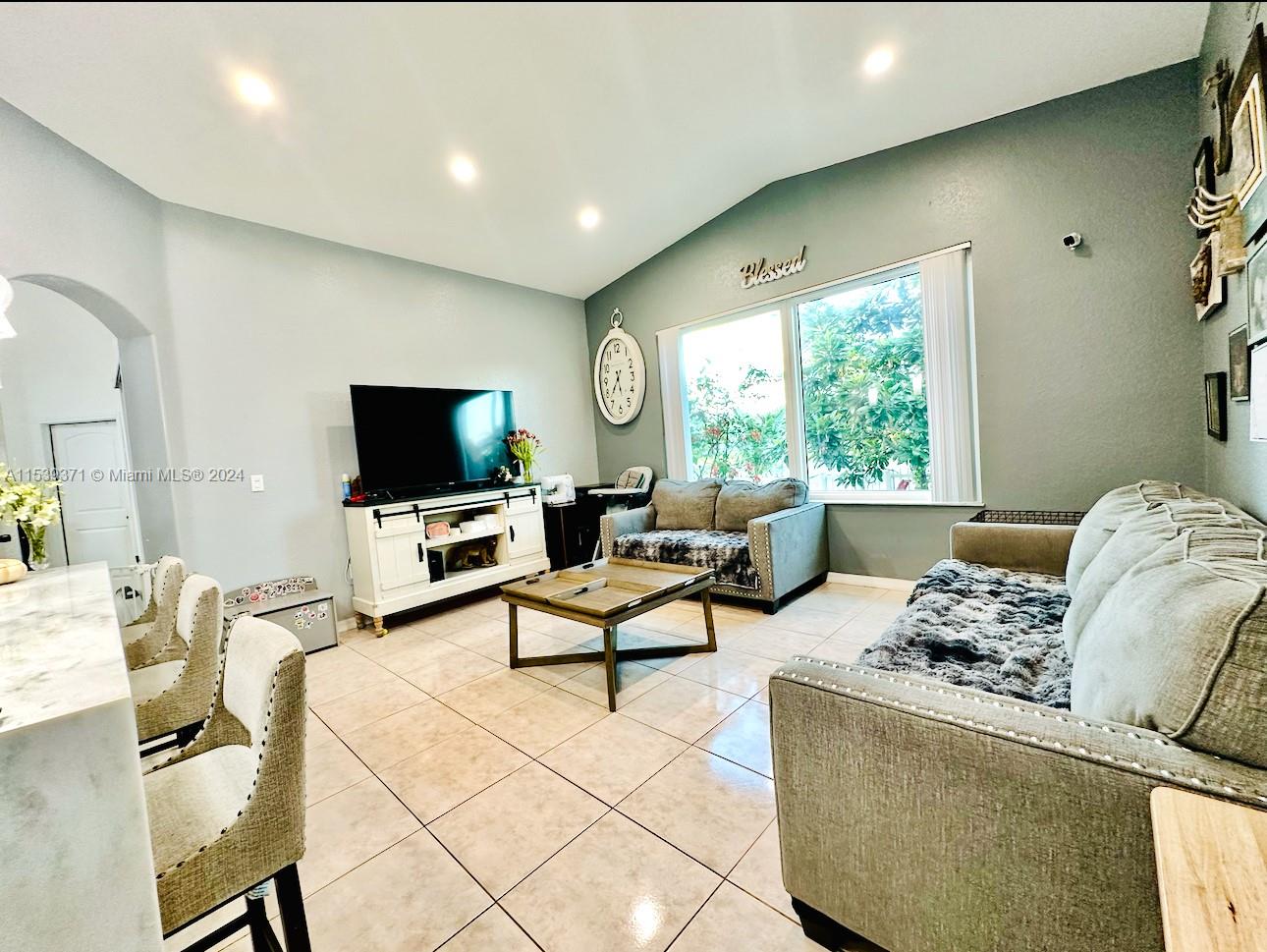 16013 SW 63rd Ter 16013, Miami, Florida 33193, 4 Bedrooms Bedrooms, ,2 BathroomsBathrooms,Residentiallease,For Rent,16013 SW 63rd Ter 16013,A11539371