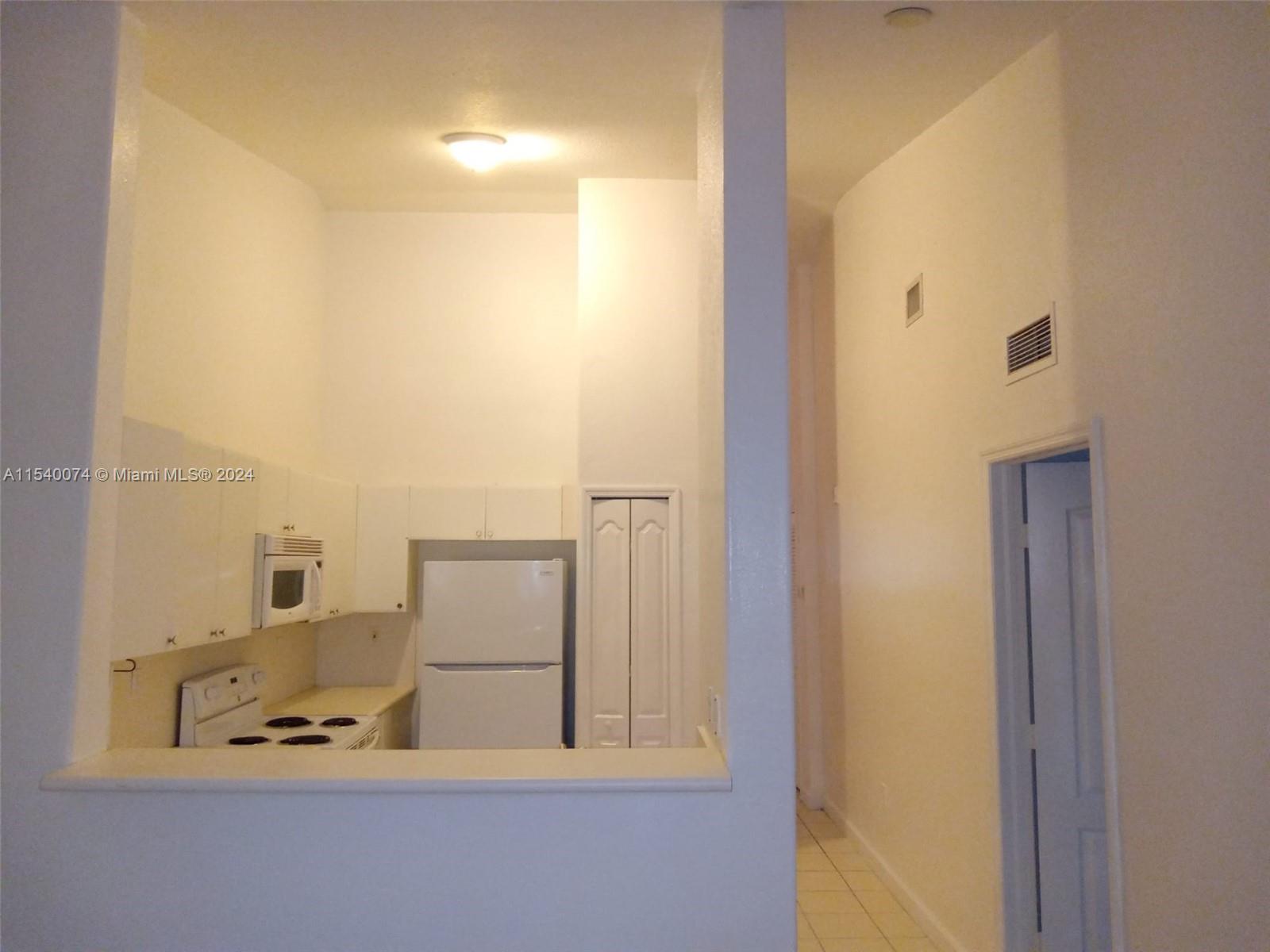 1663 SE 29th St 204, Homestead, Florida 33035, 2 Bedrooms Bedrooms, ,2 BathroomsBathrooms,Residential,For Sale,1663 SE 29th St 204,A11540074