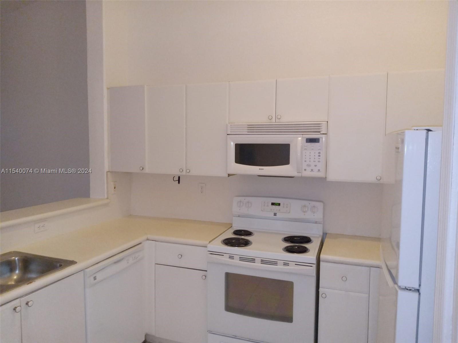 1663 SE 29th St 204, Homestead, Florida 33035, 2 Bedrooms Bedrooms, ,2 BathroomsBathrooms,Residential,For Sale,1663 SE 29th St 204,A11540074