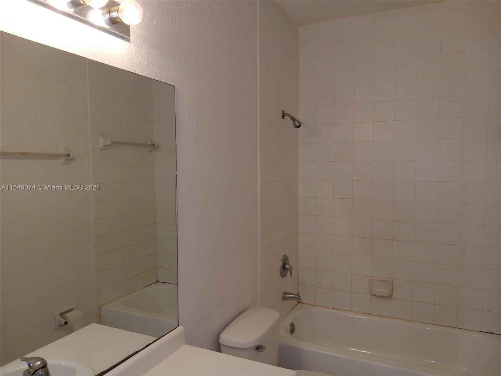 1663 SE 29th St 204, Homestead, Florida 33035, 2 Bedrooms Bedrooms, ,2 BathroomsBathrooms,Residential,For Sale,1663 SE 29th St 204,A11540074