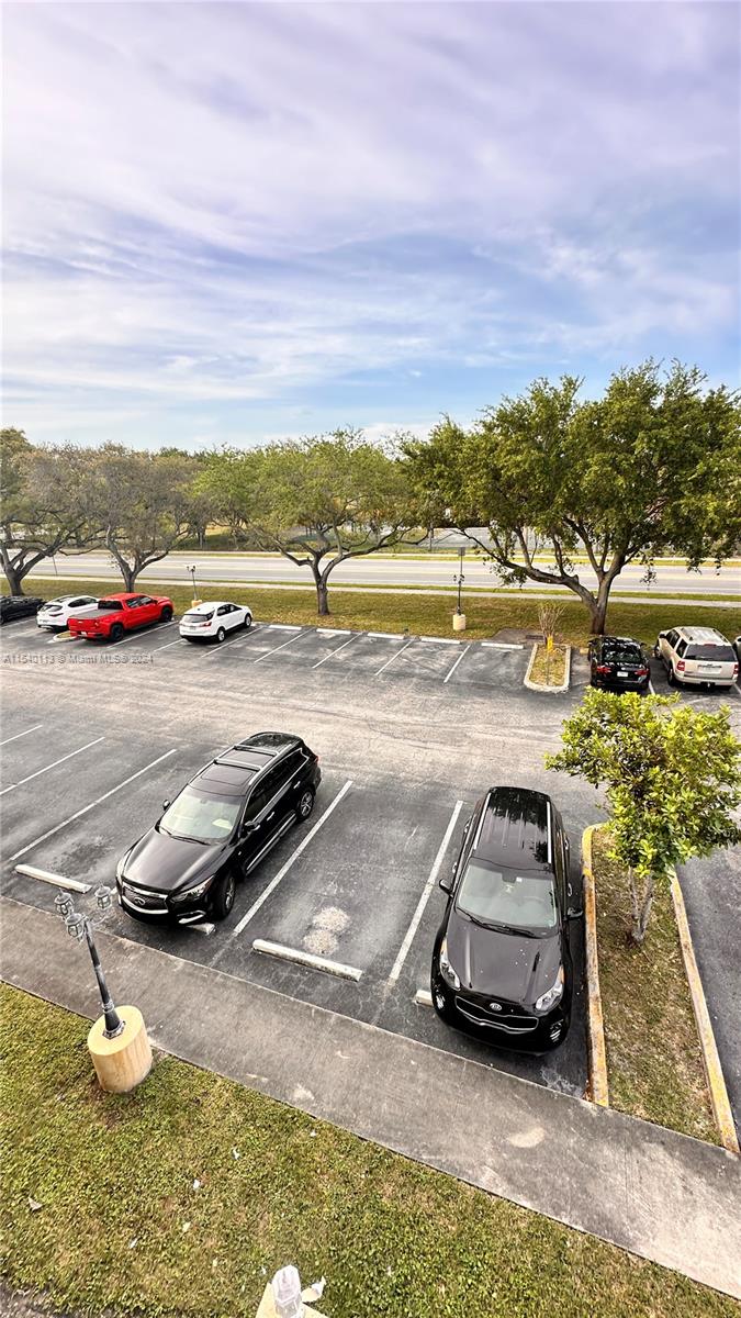 901 Hillcrest Dr 315, Hollywood, Florida 33021, 2 Bedrooms Bedrooms, ,2 BathroomsBathrooms,Residentiallease,For Rent,901 Hillcrest Dr 315,A11540113