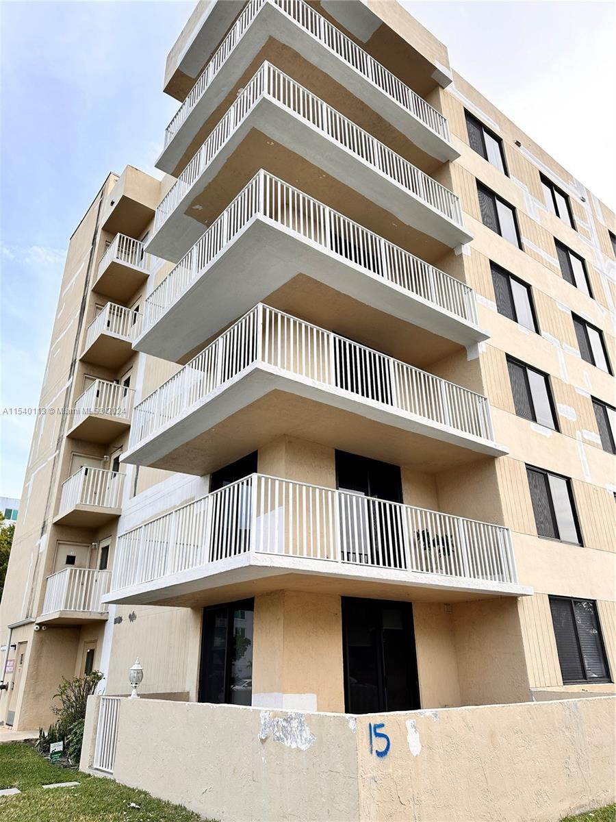 901 Hillcrest Dr 315, Hollywood, Florida 33021, 2 Bedrooms Bedrooms, ,2 BathroomsBathrooms,Residentiallease,For Rent,901 Hillcrest Dr 315,A11540113